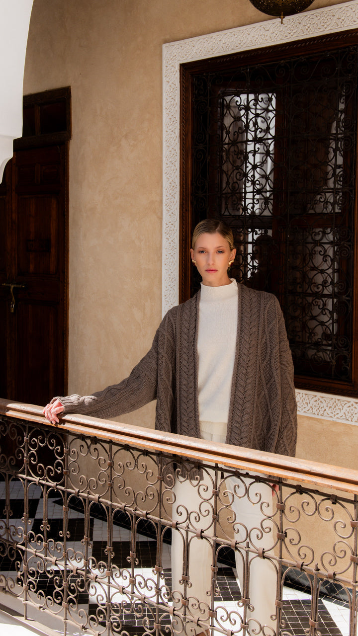 Dames Vest met kabelmotief in cashmere taupe  | Alix