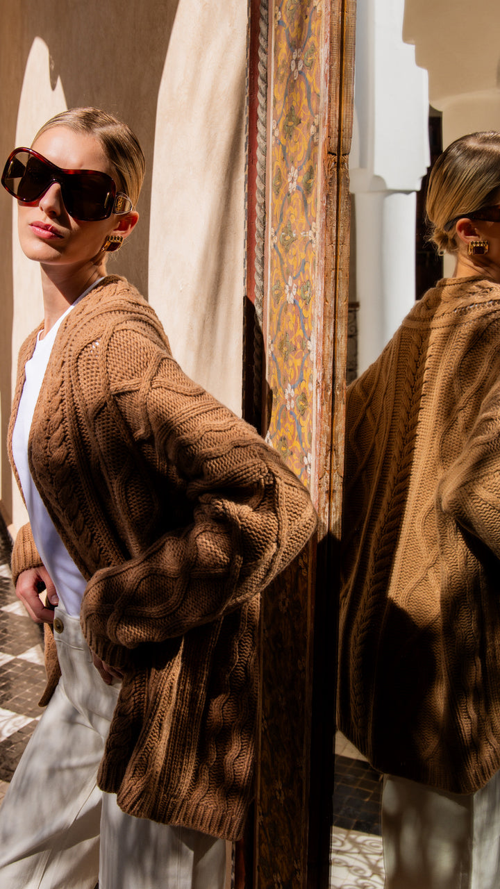 Dames Vest met kabelmotief in cashmere camel | Alix