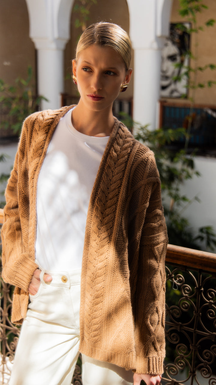 Dames Vest met kabelmotief in cashmere camel | Alix