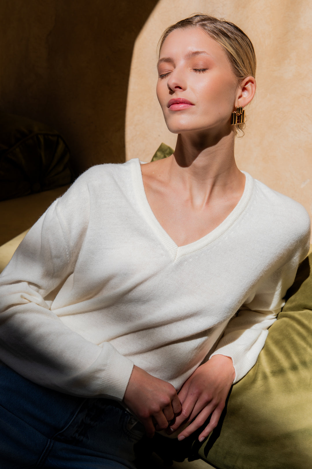 Dames pull cashmere wit  met v-hals  | Manon